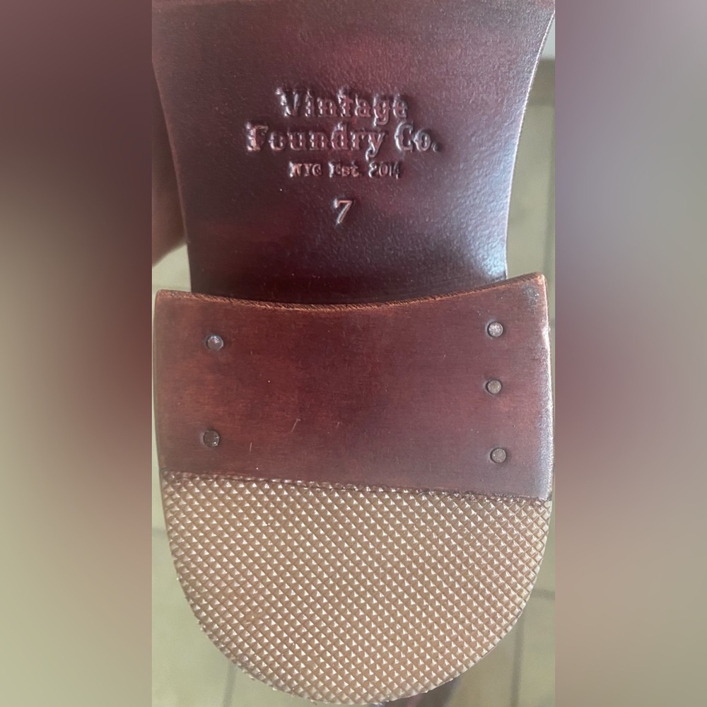NWT…VINTAGE FOUNDRY… WOMENS BURGUNDY LEATHER BOOTS - Picture 15 of 16